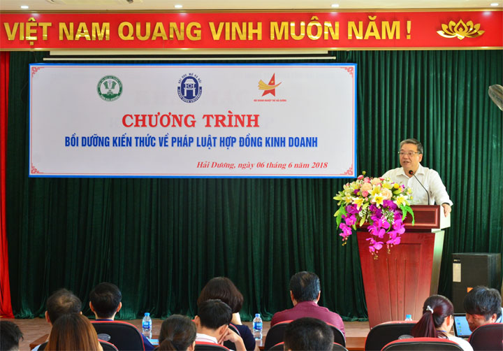 Viện trưởng Trương Tiến Tùng phát biểu khai mạc